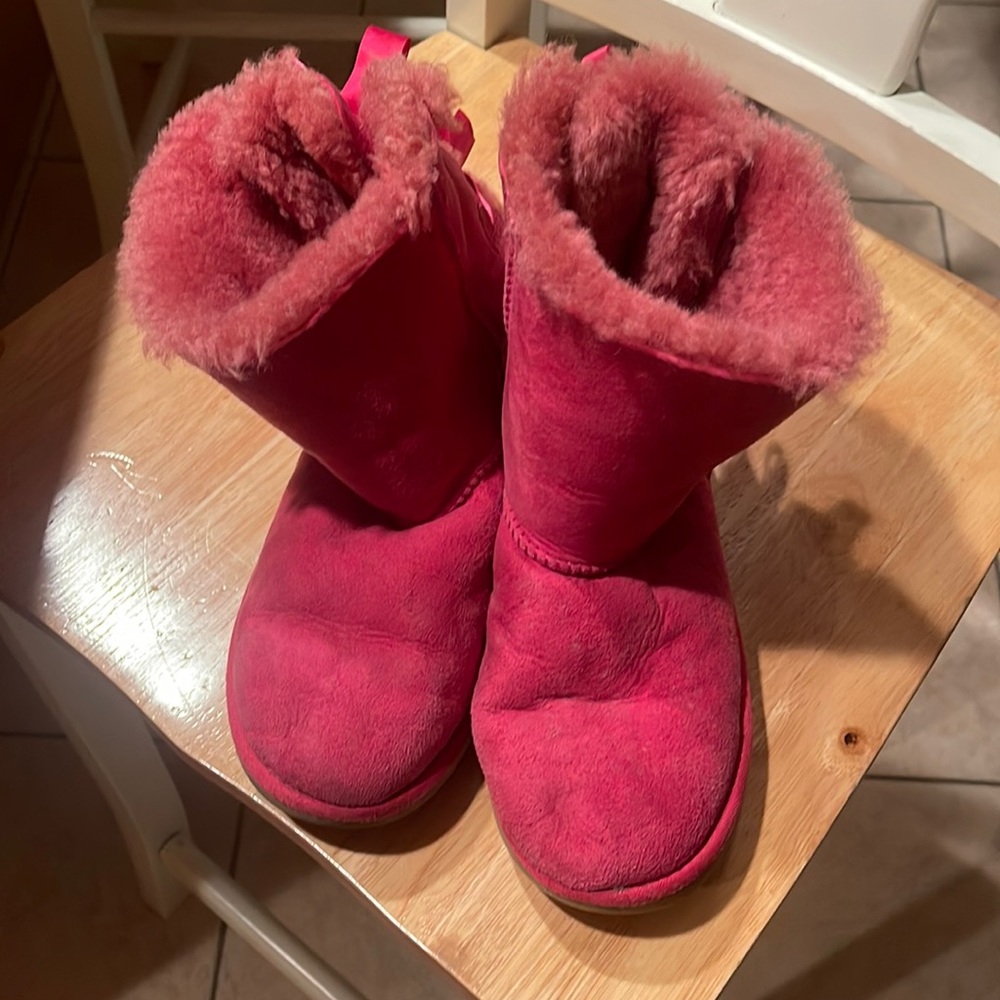 Ugg pink size 3 girl with pink ribbon back lined Ugg boots
